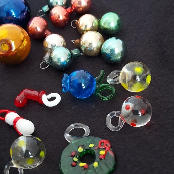 28pc Lot of Vintage Mini Christmas Tree Ornaments Blown Glass & Glass - Picture 3 of 6